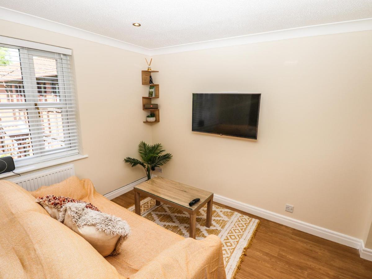 3 Rothbury Place Литам Сент Аннс Екстериор снимка
